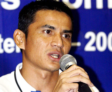 Kiatisuk trở lại làm HLV trưởng Hoàng Anh Gia Lai