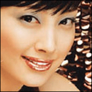 Dành cho bạn gái: Da môi bị bong và tái màu