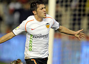 Manchester United sắp có bộ đôi Villa, Silva