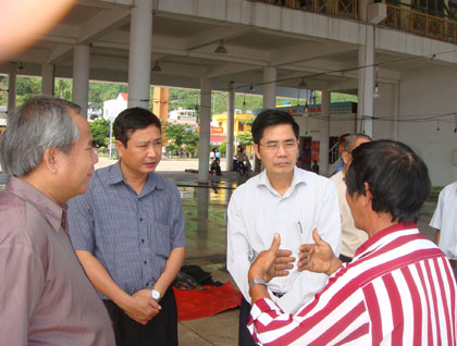 Chỉ đạo đối phó bão số 11 tại Khánh Hòa