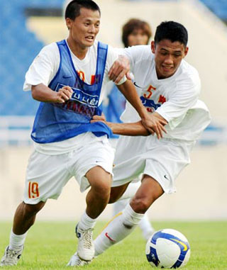 U23 Việt Nam và cữ dượt nặng Chunnams Dragons