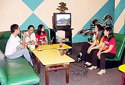 Từ 1-1-2010 cấp phép kinh doanh karaoke trở lại