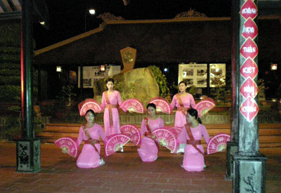 Giao lưu văn nghệ chào mừng ngày Di sản văn hóa Việt Nam