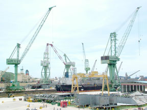 Đóng mới tàu đang là lợi thế của Nhà máy Tàu biển Hyundai VinaShin.