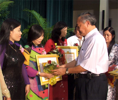 Nguyễn Văn Tự - Ủy viên Trung ương Đảng, Bí thư Tỉnh ủy Khánh Hòa, Trưởng BCĐ CVĐ Tỉnh ủy