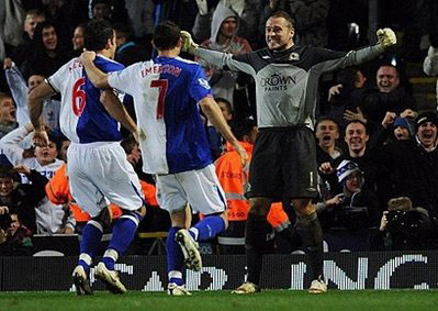 Chelsea, Arsenal đồng loạt bị loại khỏi Cúp Liên đoàn