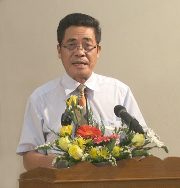 Thông qua 16 Nghị quyết