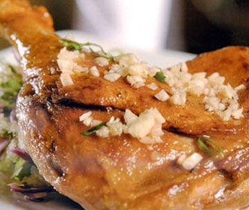 Món ăn: Salad trộn dùng với đùi vịt nướng