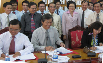 Ký kết quy chế phối hợp với HĐND và UBND tỉnh