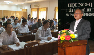 Tập trung thảo luận nghị quyết về nhiệm vụ kinh tế - xã hội năm 2010