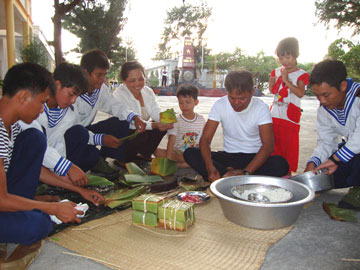 Tết sớm trên đảo Sinh Tồn