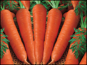 Dành cho bạn gái: Trị mụn với mặt nạ cà rốt và bột đậu xanh