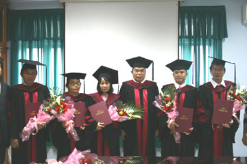 5 cán bộ được cấp bằng học vị tiến sĩ hóa học