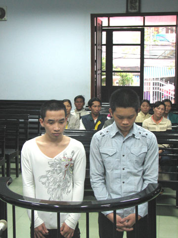 Đổi 23 nghìn đồng lấy 24 tháng tù