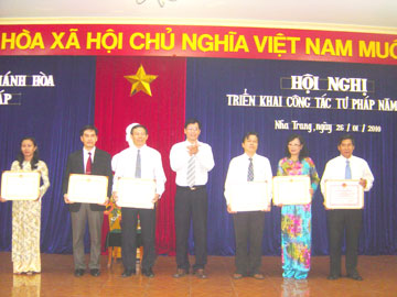 Đẩy mạnh cải cách thủ tục hành chính trong lĩnh vực công chứng, hộ tịch, lý lịch tư pháp