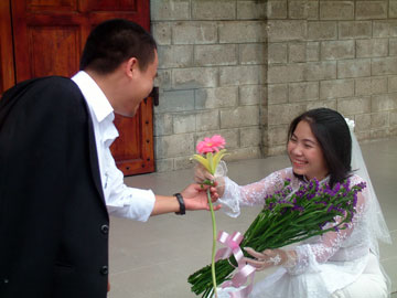 Đẹp, nhưng mệt như… đóng phim