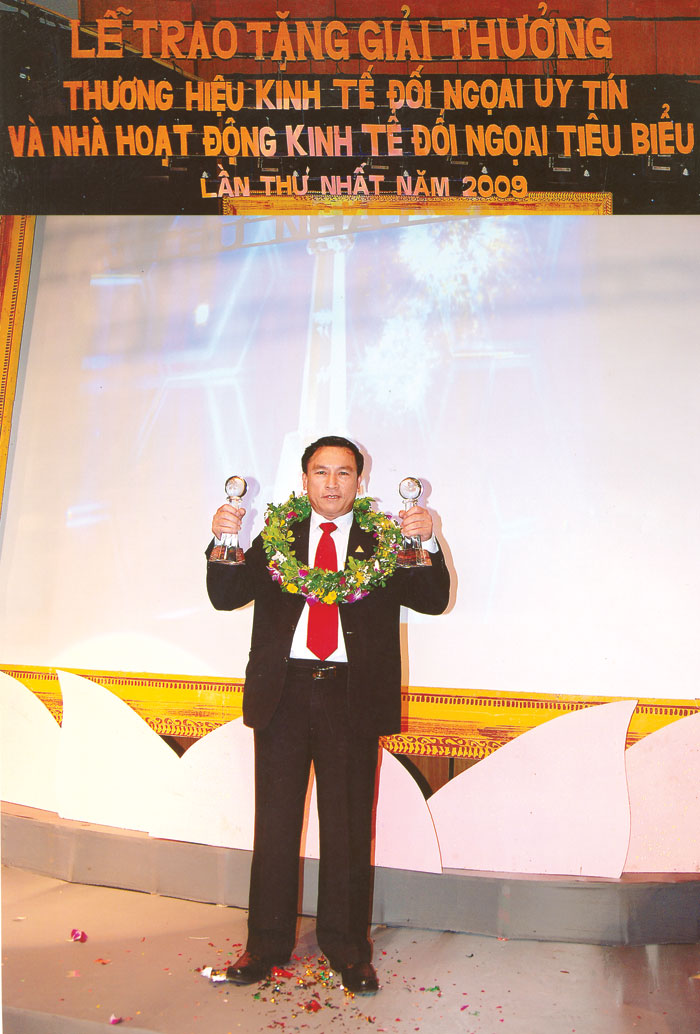 Được tặng thưởng 3 danh hiệu cao quý