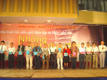 Giới thiệu tập ca khúc phổ thơ “Những nốt nhạc đời”