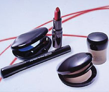 Đừng để mỹ phẩm ngoại lấn “sân nhà”