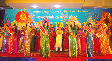 Rộn ràng khúc hát mừng Xuân