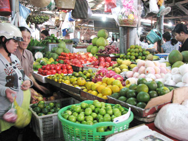 Giá hàng tiêu dùng sau Tết vẫn cao