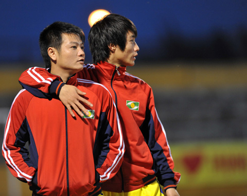 Sông Lam Nghệ An bỏ 8 tỷ đồng để giữ chân Văn Quyến