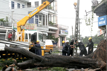 Chủ động khắc phục hậu quả bão lụt, đảm bảo thông tin liên lạc thông suốt là một trong những nội dung thi đua tại Viễn thông Khánh Hòa.