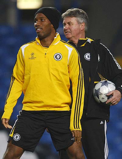 Drogba sắp tái ngộ Huấn luyện viên Hiddink