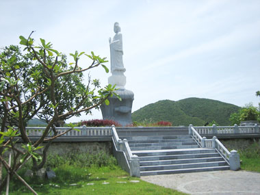 Trúc Lâm Tịnh viện - điểm du lịch văn hóa tâm linh