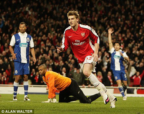 Khi bóng đá đẹp lên tiếng