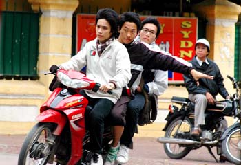 Bộ GD&ĐT đề nghị chấn chỉnh tình trạng học sinh, sinh viên vi phạm luật giao thông -Ảnh: VnExpress