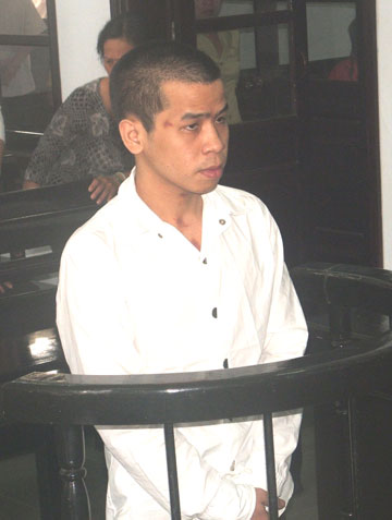 Kẻ hầu Tòa với nhiều tội danh