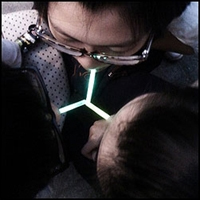 Tịch thu kẹo phát sáng vì chứa chất gây ung thư