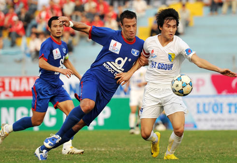 Công Vinh hy vọng được giảm thời hạn treo giò