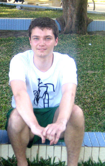 Sông Cái có thể tạo ra cảnh quan quyến rũ cho thành phố nếu được giữ gìn sạch đẹp