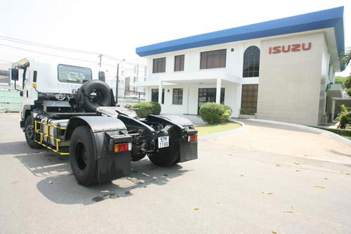 ISUZU Việt Nam ra mắt xe ô tô đầu kéo mới