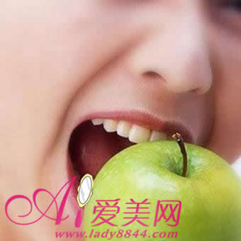 Mách bạn: Phương pháp làm sạch răng mới hiệu quả