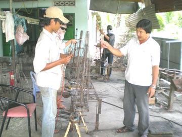 Làm giàu từ hai bàn tay trắng