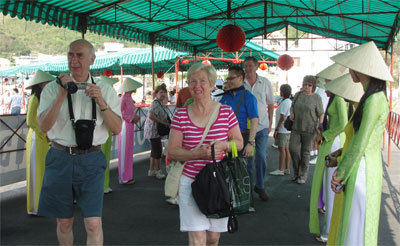 Đón 2.800 du khách quốc tế của tàu Diamond Princess