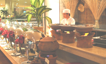 Discovering food world at Vinpearl Amusement Park