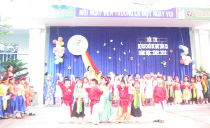 Trường Mầm Non Vĩnh Thạnh tổ chức Hội thi “Bé vui chơi, bé hát dân ca”