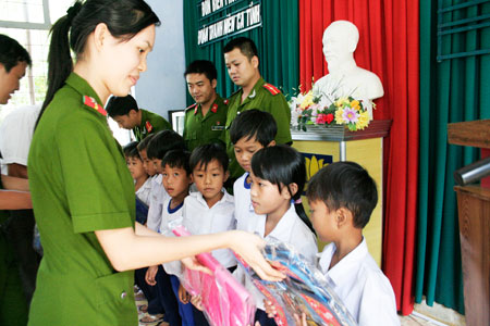 Mạnh dạn hướng vào giải quyết “khâu yếu, việc khó”