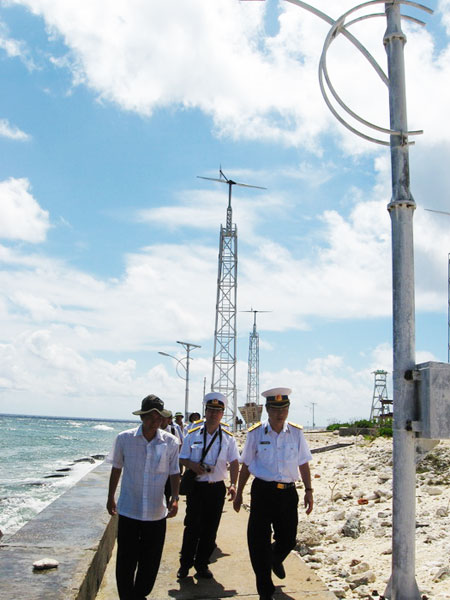 Bài 2: Trường Sa ngày mới