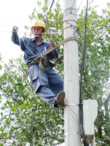 Đầu tư hơn 56 tỷ đồng phủ lõm điện ở địa bàn nông thôn