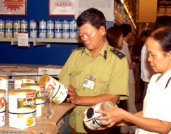 Bộ Tài chính yêu cầu tăng cường kiểm soát giá cả các mặt hàng thiết yếu - Ảnh minh họa