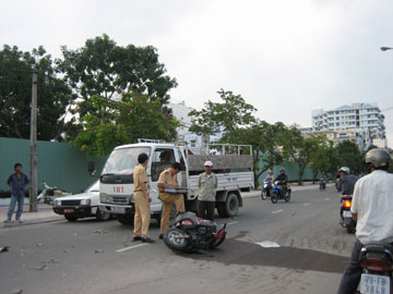 Nhiều giải pháp kiềm chế tai nạn giao thông