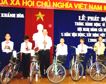 Phát động tháng hành động vì trẻ em 2010