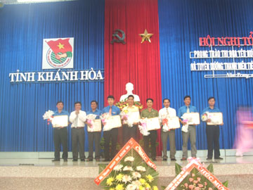 6 tập thể và 4 cá nhân được UBND tỉnh Khánh Hòa tặng bằng khen