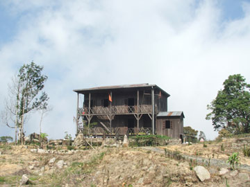 Du lịch “bụi” xu hướng đam mê của giới trẻ