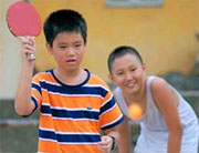 Cho trẻ uống nước pha đường giúp giảm đau khi tiêm vắc-xin